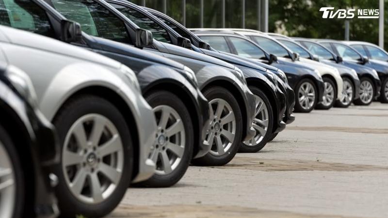 民眾在購買二手、中古車時,要特別注意4大陷阱。(示意圖/Shutterstock達志影像)
