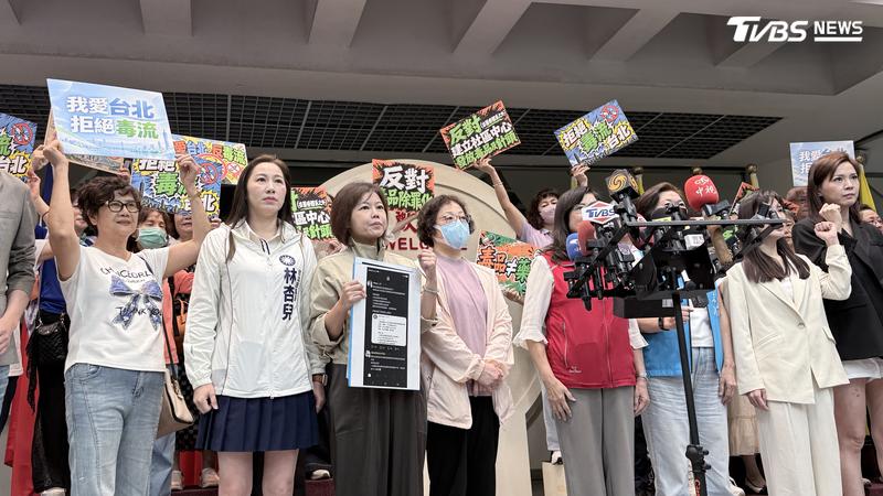 北市議會國民黨團舉辦「守護下一代 拒絕毒流台北」記者會。(圖/黃芊昀攝)
