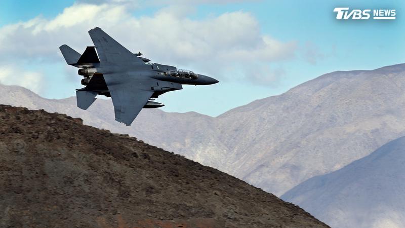 一架F-15E打擊鷹式戰機(F-15E Strike Eagle)。(圖/達志影像美聯社)