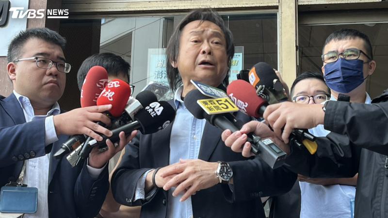 新北家暴男一審逃死,立委王世堅氣炸開罵。(圖/TVBS)