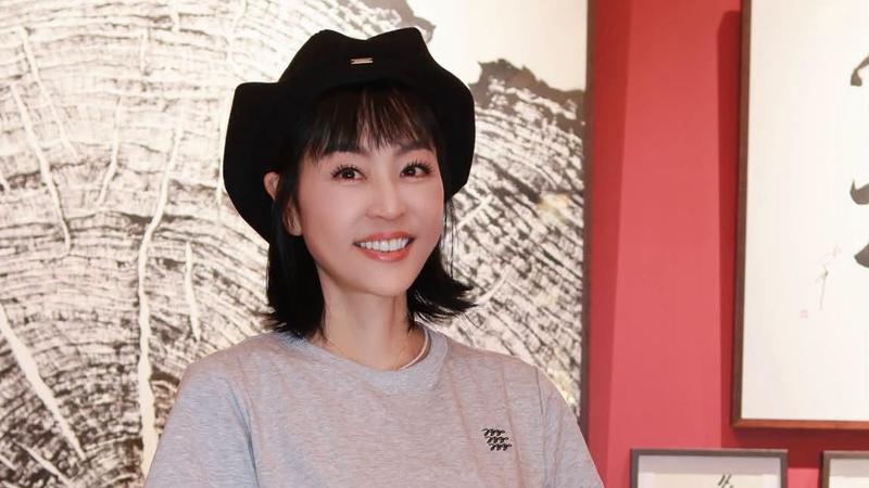 唐玲不向命運低頭,努力對抗病魔。(圖/翻攝自唐玲臉書)