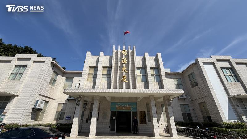 金門議員候選人涉現金買票,檢警昨(6)日搜索9處地點,2名樁腳遭聲押禁見。(圖/TVBS)