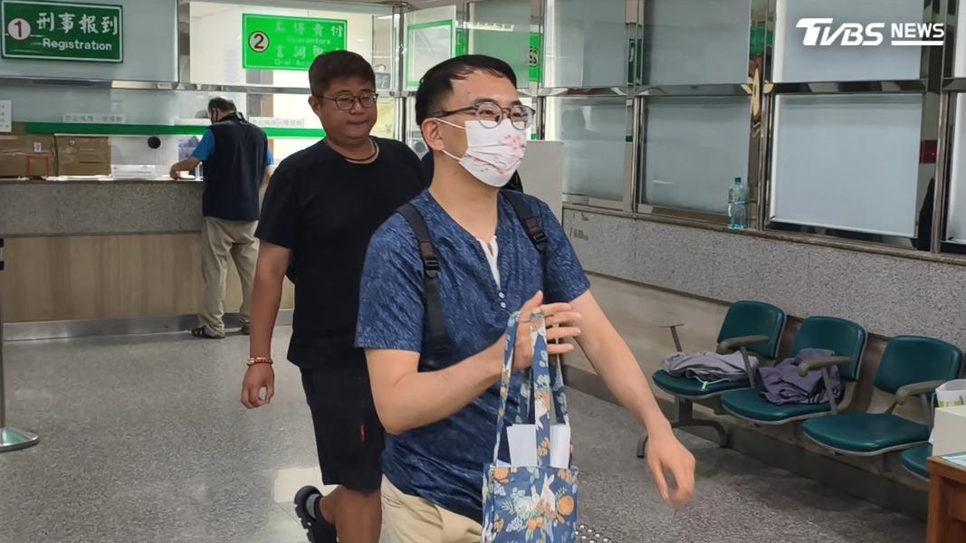 黃永昌大兒子以15萬元交保。(圖/陳冠宇攝)