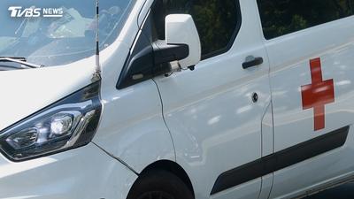 快訊/水泥車撞機車 騎士捲車底無心跳