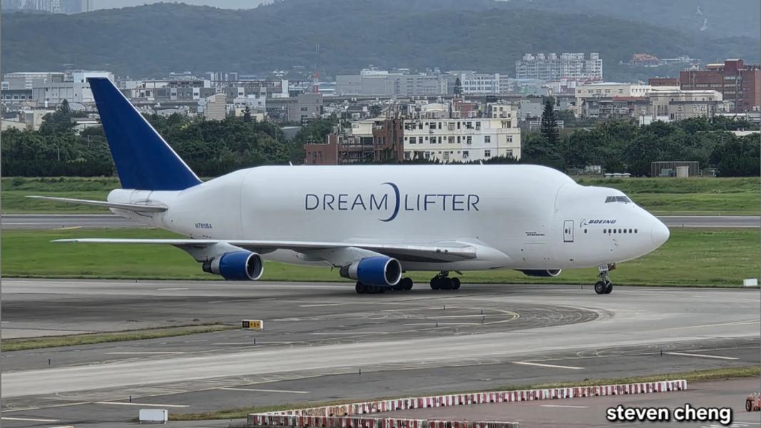 全球僅有四架的波音747夢想運輸機。(圖/Threads@steven690619提供)