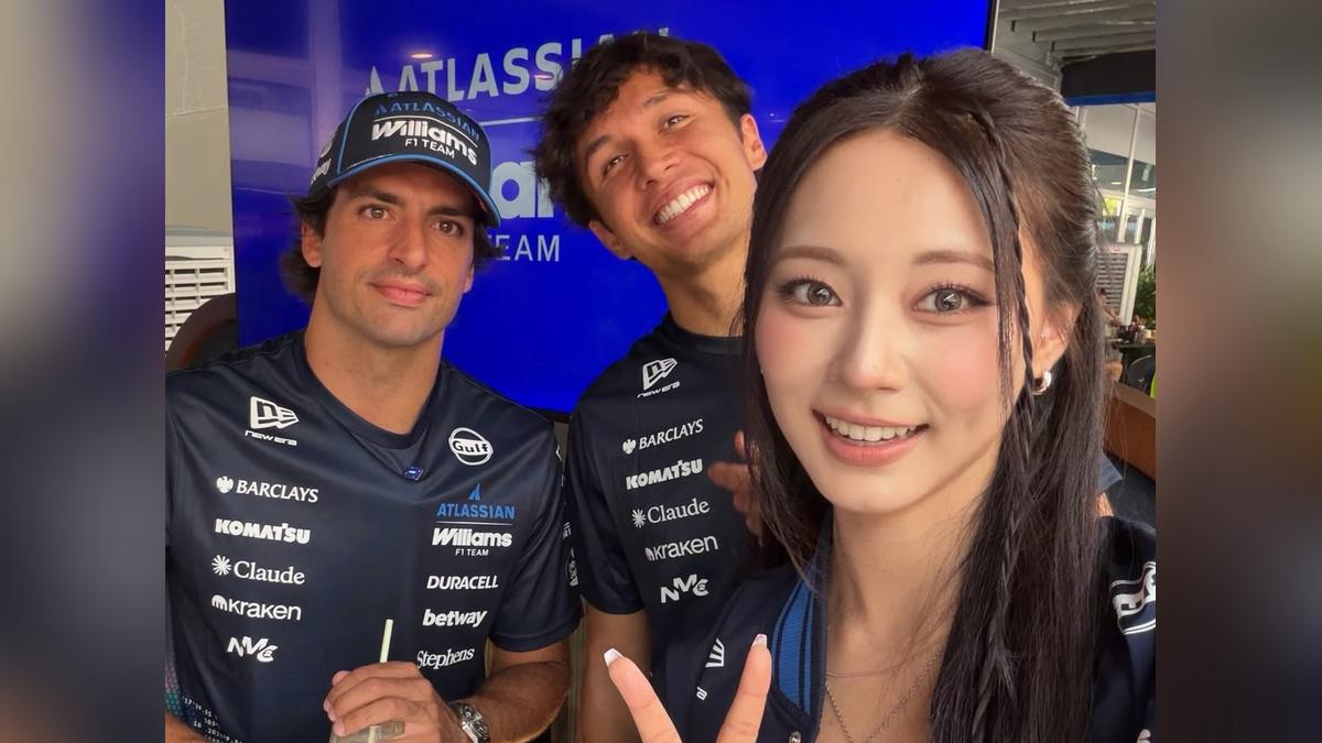 子瑜現身新加坡!同框F1賽車男神