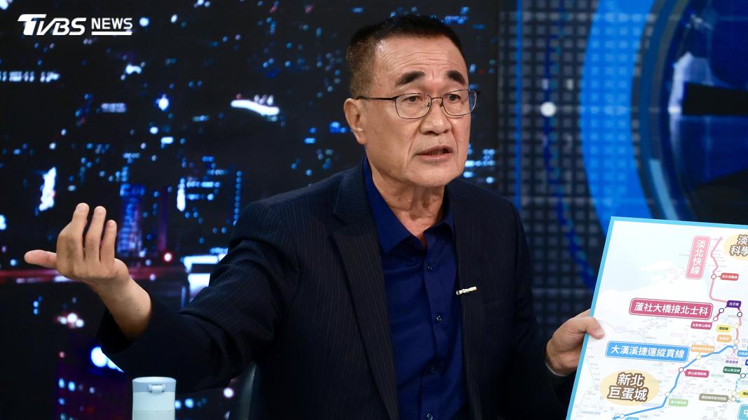 國民黨新北市長參選人李四川喊話民進黨對手蘇巧慧,要對烏龍爆料道歉。(圖/華子琛攝)