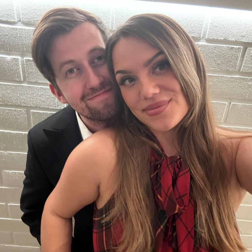 艾倫沃克去年曬出與女友歡度聖誕節假期的照片。（圖／翻攝自Alan Walker IG）