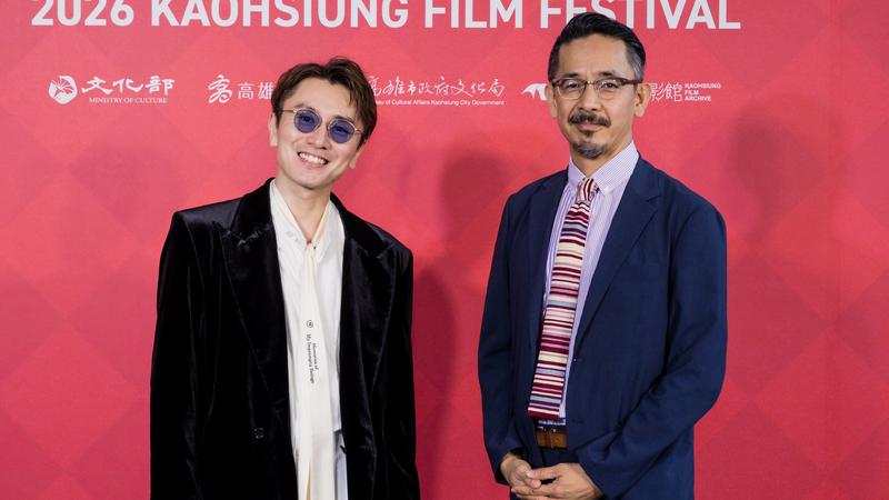 安田章大(左)、導演小林聖太郎為《平行與垂直》來台。(圖/高雄電影節提供)