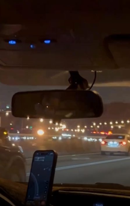 女控機場接送司機疑睡著,險車禍。(圖/民眾提供)