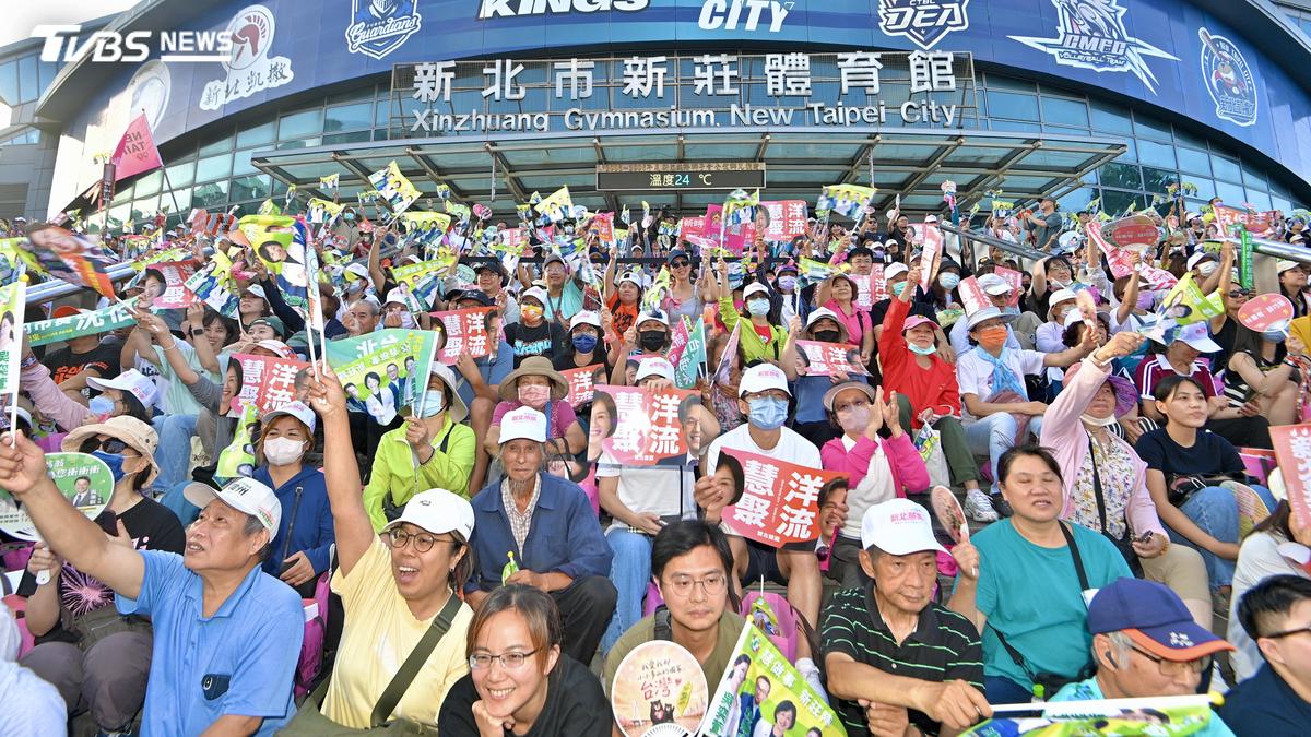 李四川喊新北只有川流!蘇巧慧新莊合體沈伯洋「萬人擠爆」畫面曝