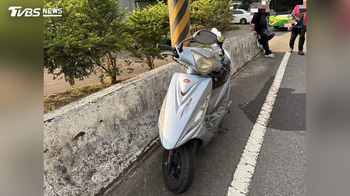 快訊/遊覽車疑超車釀禍!台中74歲婦人騎機車遭撞急送醫