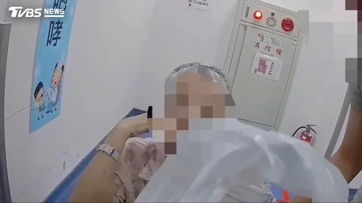 87歲嬤跌倒驚見「帶2100萬金條」 警一問發現差點被騙光