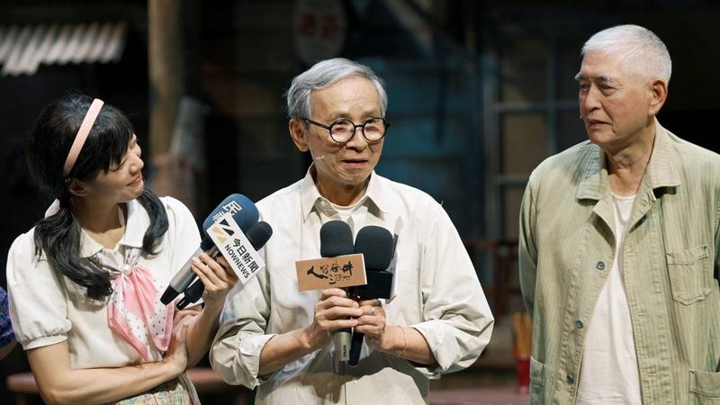 吳念真(中)回應蔡康永事件。(圖/綠光劇團提供)