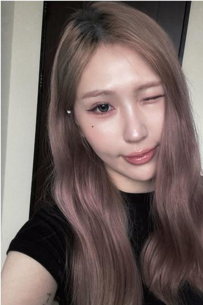 洋流起風?網紅蕭伊表態「投沈伯洋」狂讚很帥 2女星也力挺