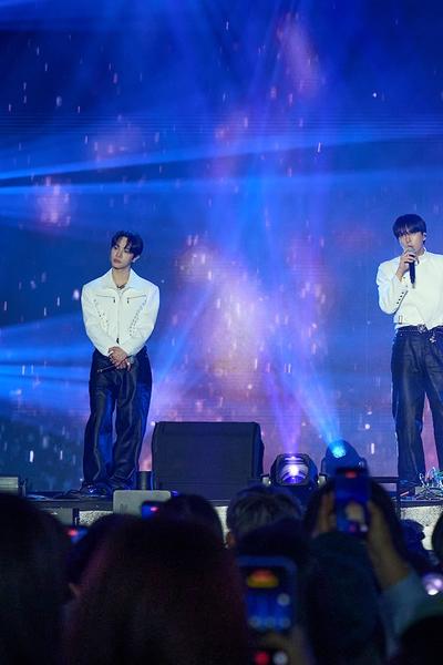4韓星嗨炸高雄公園音樂節!HIGHLIGHT專場級演出太寵粉 LUCY跳到台下