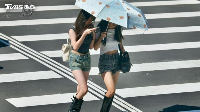 週四(15日)轉吹東風,暖空氣逐漸移入,各地氣溫將進一步上升。(圖/TVBS)