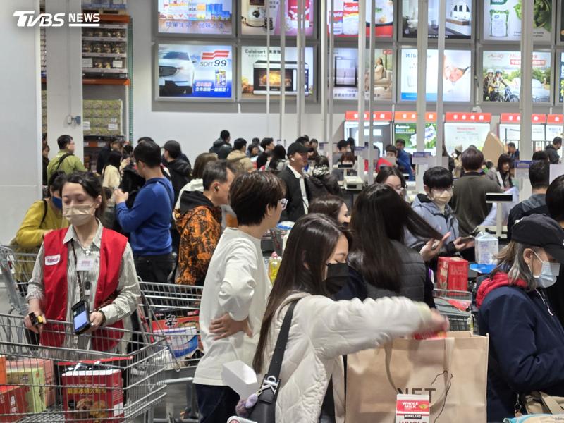 好市多知名咖啡豆一年漲價230元掀起會員熱議。(圖/TVBS)