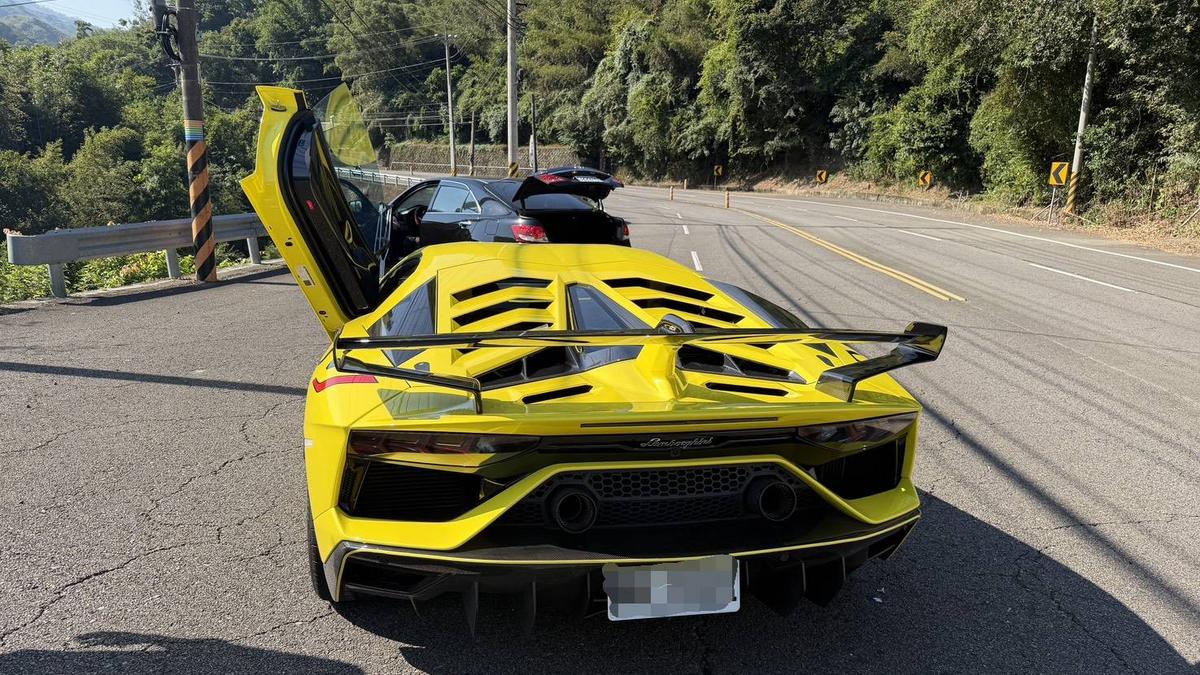 苗栗台3線超跑遭擦撞!藍寶堅尼「大牛」車身刮花 維修費破百萬