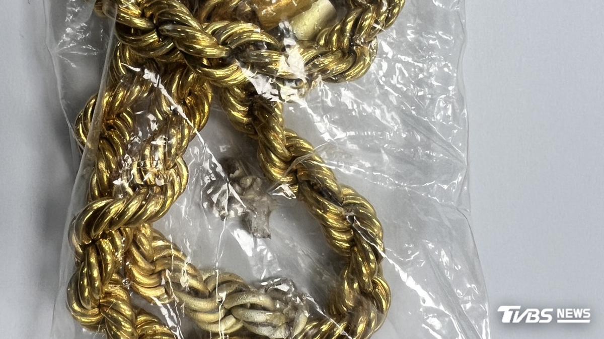 永和女拿假金換真金 銀樓熔斷後「金色變銀色」驚覺被騙了