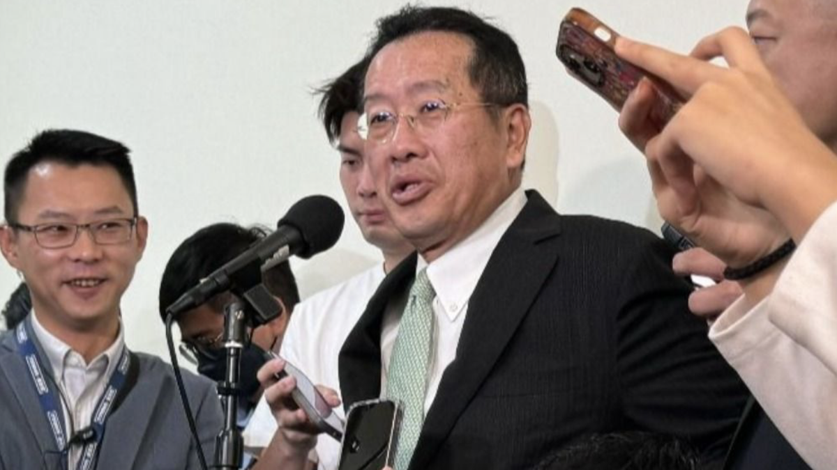 推「阿湯哥條款」讓飛行員飛到58歲 顧立雄:解決中年轉業問題