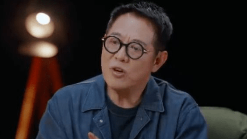李連杰在節目《楊瀾對話》中罕見提到前妻黃秋燕,並還原離婚過程。(圖/翻攝自微博)