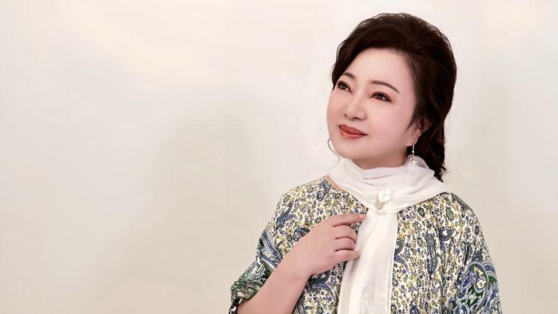 白冰冰推出新專輯《遠方的電話》,唱出女性在婚姻中的堅韌與委屈。(圖/長興影視提供)