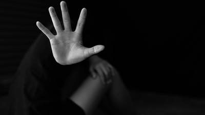 深夜潛房摸胸、指侵鄰家姊妹花 色鄰求輕判噁辯:好心幫抓癢