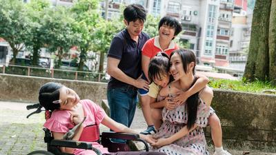 金鐘61/《屋下無人》8項入圍 張芹瑜苦練1個月演活腦麻女童