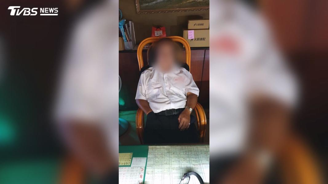 儘管問題頻傳,物業公司直到10月才將這名警衛調離原社區。(圖/民眾提供)