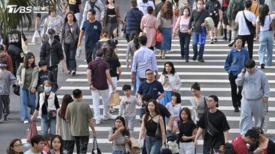 台灣人愛穿4款鞋!「這牌子」最多 網:加1穿搭像去東南亞