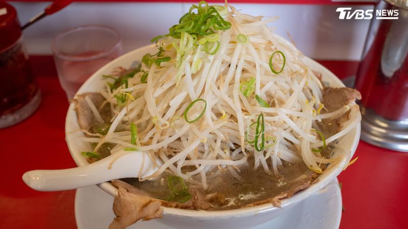 日本抗漲平價食材「豆芽菜」爆發嚴重供貨危機!(圖/Shutterstock達志影像)