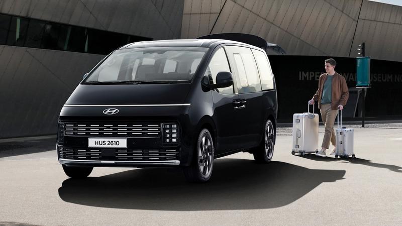小改款Staria上市後維持5款車型,正式售價小幅調降。(圖/Hyundai提供)