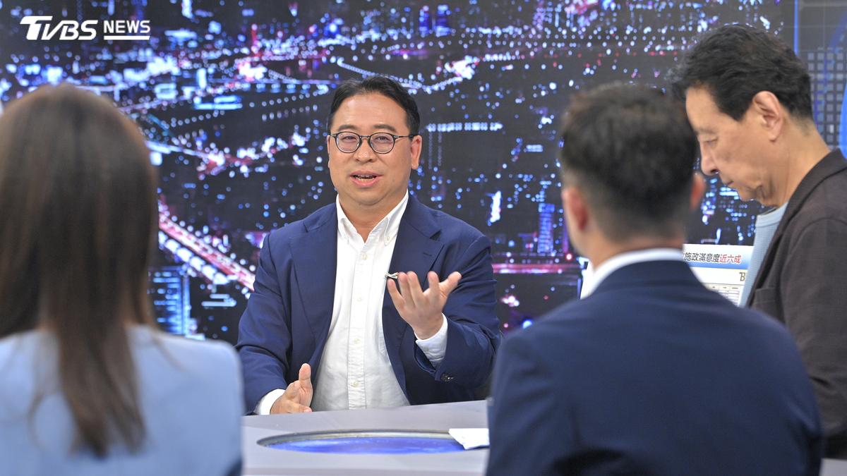 少康戰情室專訪/靠爸特權?黃世杰親上火線駁藍白控「送雞蛋、送土地」
