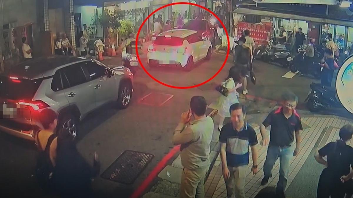 到底誰要退?巷弄小會車難 尖峰時段卡死