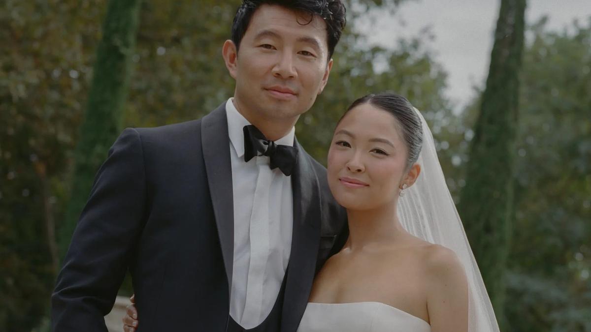 「尚氣」結婚照曝光 台裔嬌妻穿台灣品牌婚紗