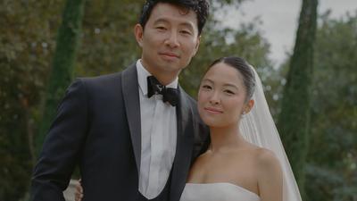 漫威「尚氣」劉思慕結婚照全曝光 台裔嬌妻穿「台灣品牌婚紗」驚豔全場