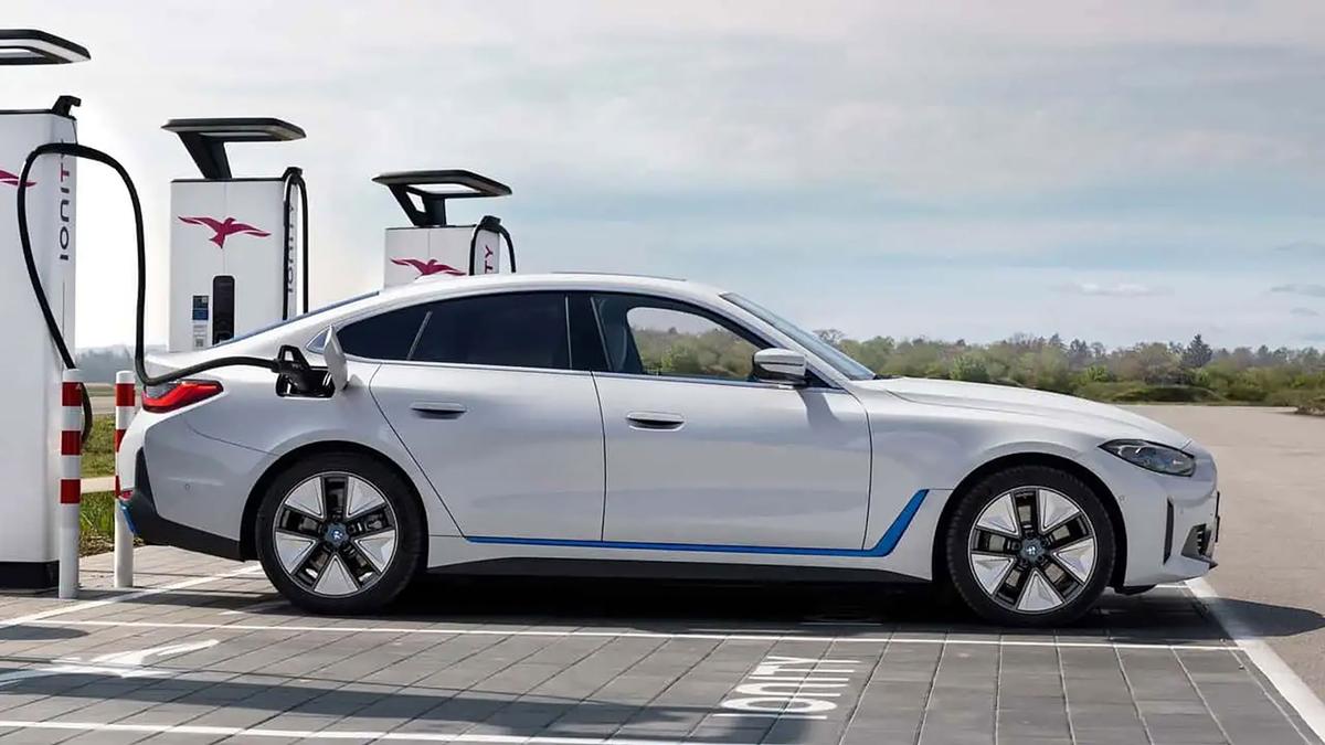 電動車「續航焦慮」難解!BMW揭消費者需求 快充、價格成關鍵