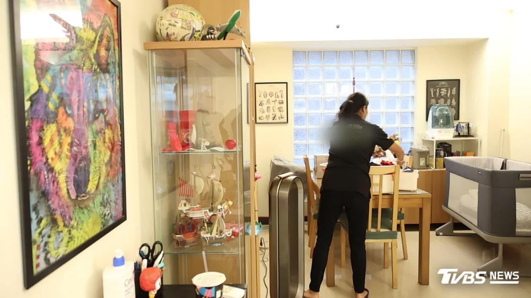 整理師分享經驗所見,指出生活空間缺乏整理、雜亂無章的人,通常對於自身財物管理也相對欠缺。(圖/TVBS)