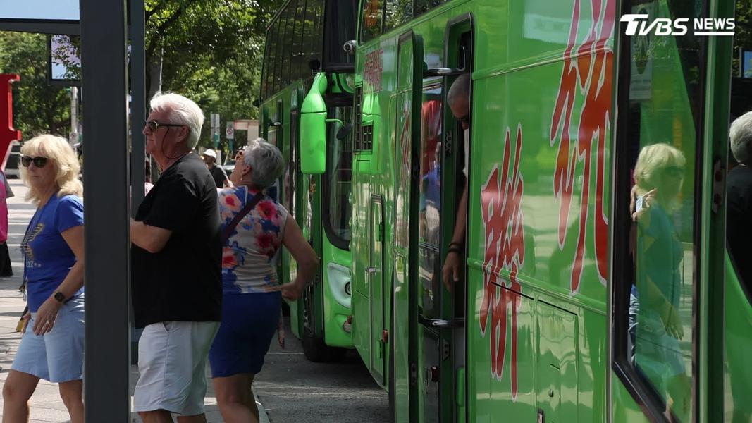 團客來了、車卻沒地方放,觀光城市缺的可能是大型車空間。(圖/TVBS)