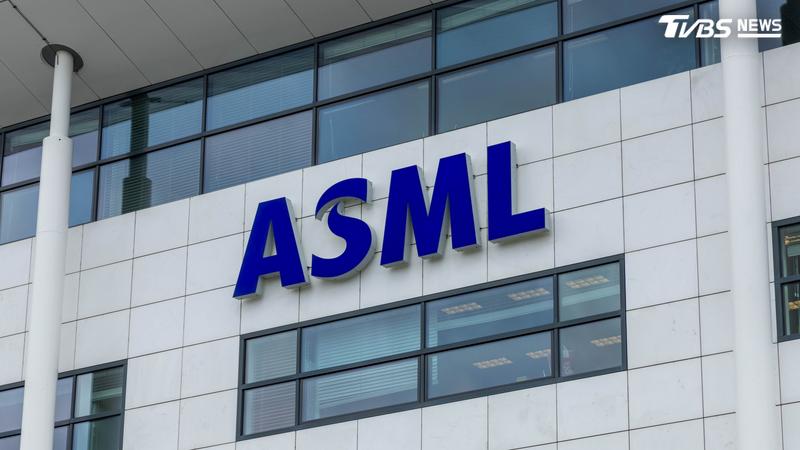 艾司摩爾(ASML)今(14)日公布第三季最新財報,單季銷售淨額高達117億歐元。(圖/Shutterstock達志影像)