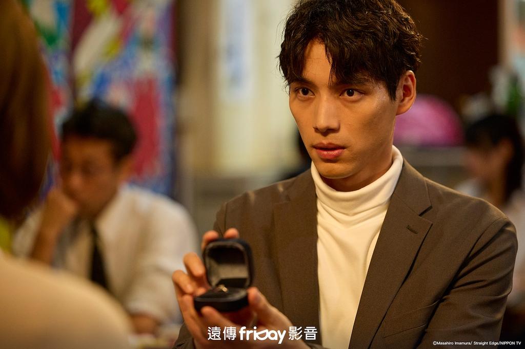 福士蒼汰面對女友爆炸喪命卻又復活,決心追查背後真相。(圖friDay影音/提供)