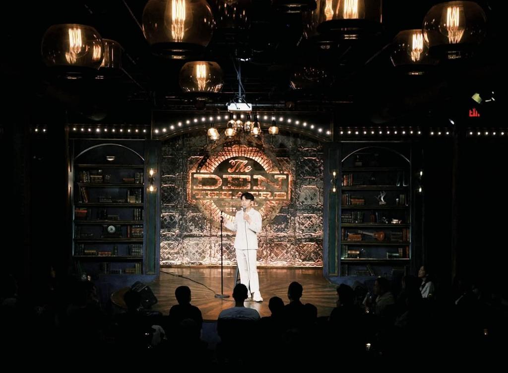黃豪平日前赴美挑戰單口喜劇巡演,一週狂奔5大城市。(圖/黃豪平提供)