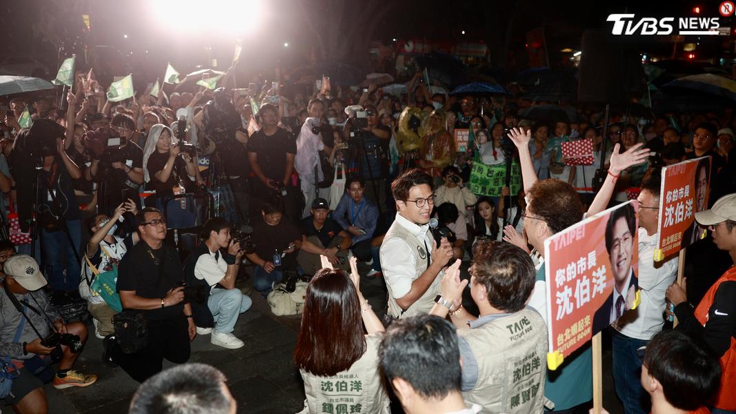 沈伯洋透露,士林夜市是他大型夜市掃街的最後一站。(圖/華子琛攝)