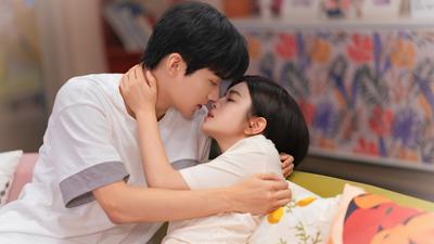 陳妍希激吻小19歲周柯宇 走出失婚陰影「我不會困在傷痛裡」