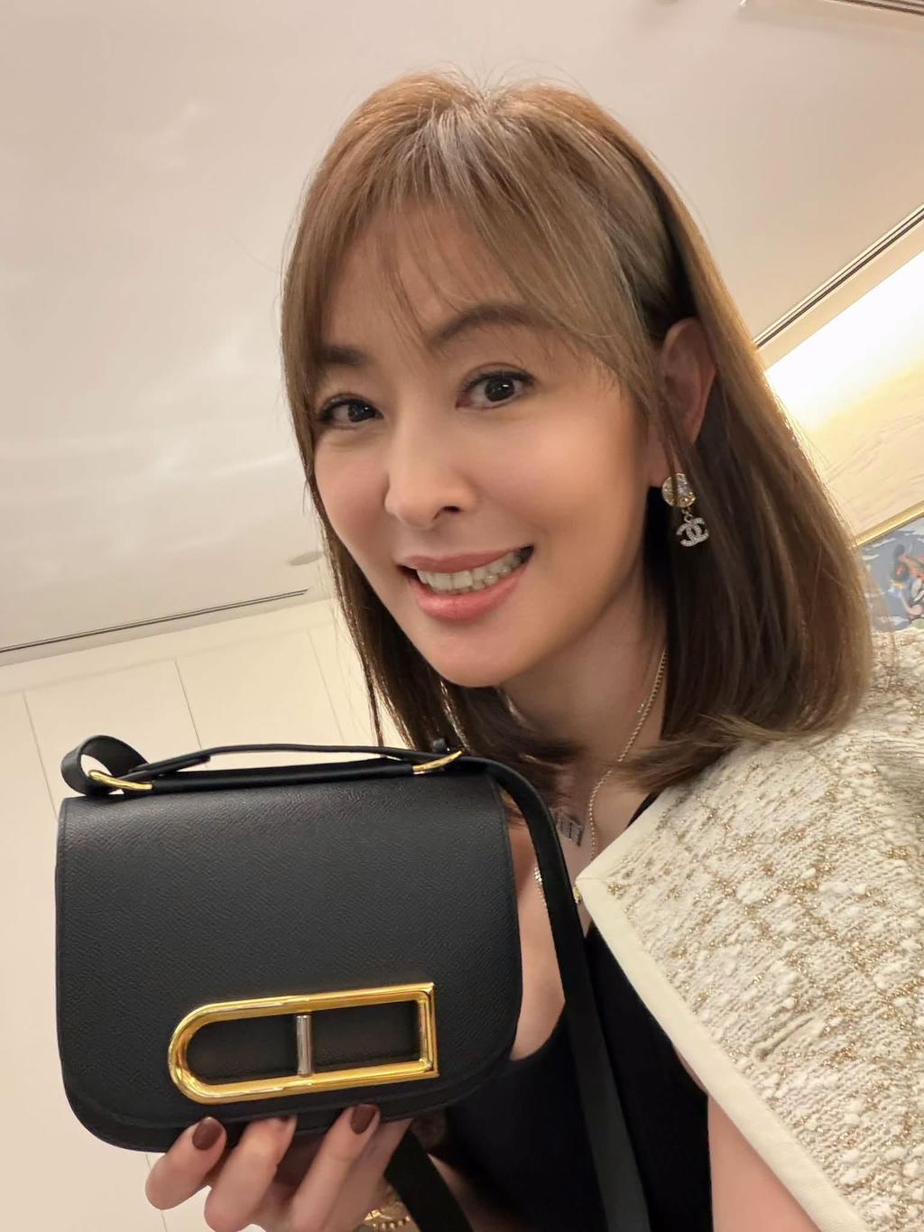 賈永婕事後在臉書秀出全身行頭。(圖/翻攝自賈永婕臉書)