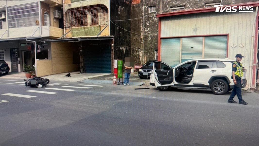 雙方均無毒駕或酒駕情形,員警依道路交通管理處罰條例第56條舉發。(圖/TVBS)