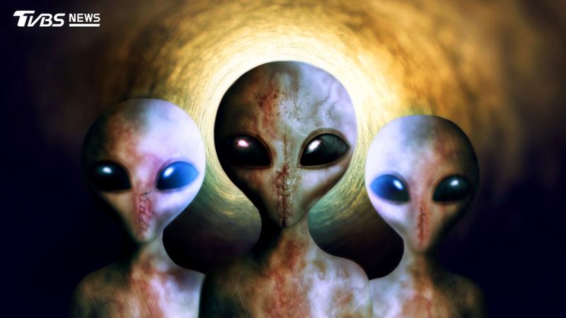 曾參與阿波羅16號登月任務的太空人Charles Duke認為,外星人並非友善物種,背後隱藏惡魔力量。(示意圖/達志影像 shutterstock)