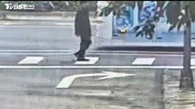 14歲少年與爸吵架 離家睡大安森林公園 警沿路找