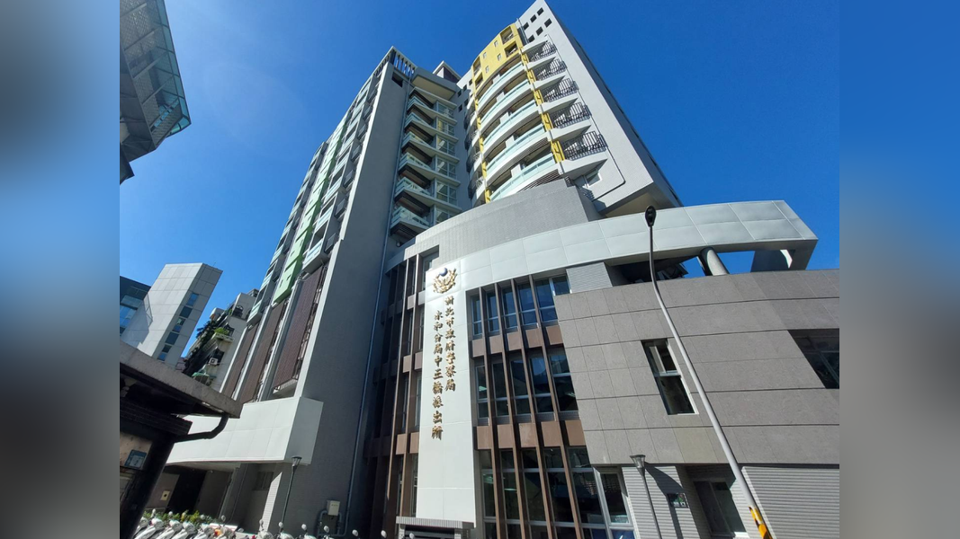 ▲中正橋派出所及青年社會住宅|警政服務與青年安居機能共構。(圖/新北市政府民政局)